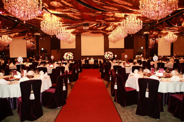 eleganckie dekoracje sali weselnej